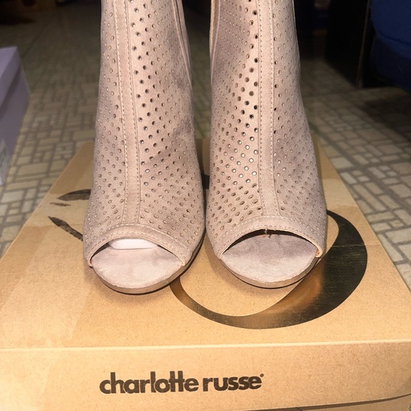 Brand New- Charlotte Russe Ankle Boot - Picture 3 of 5